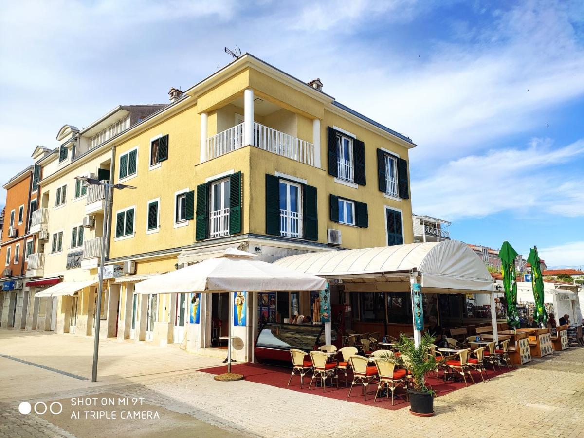 Dolce Vita City Center Umag Exteriör bild